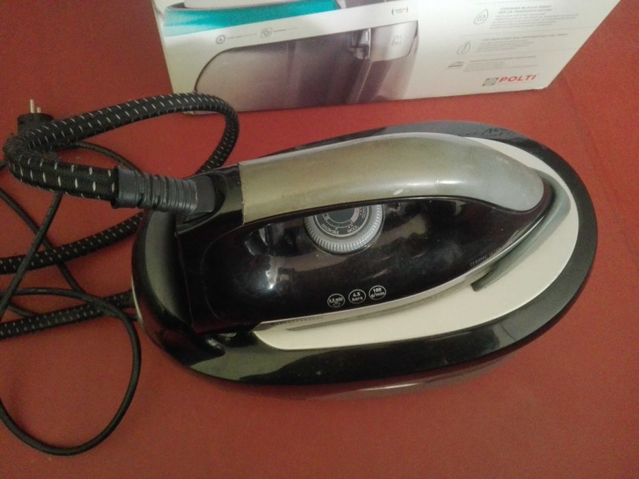 Праска з парогенератором. Утюг с парогеннратором.