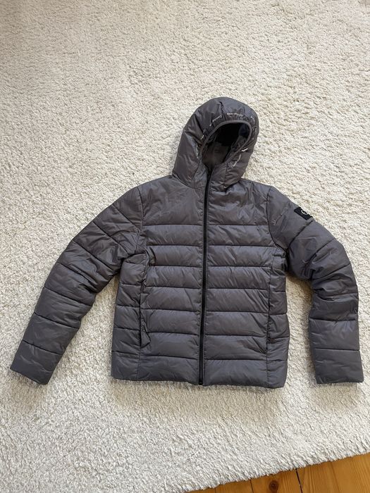 Зимова Курточка,пуховик Calvin Klein стан хороший,