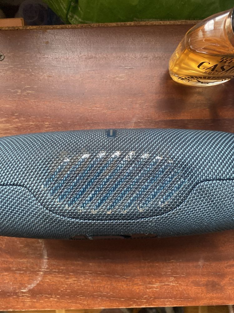 Колонка JBL charge 5.