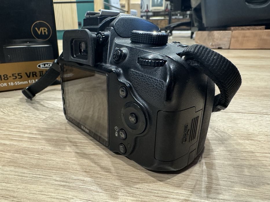 Nikon d3200 + obiektyw kit Nikkor 18-55 f/3.5-5.6G VR II