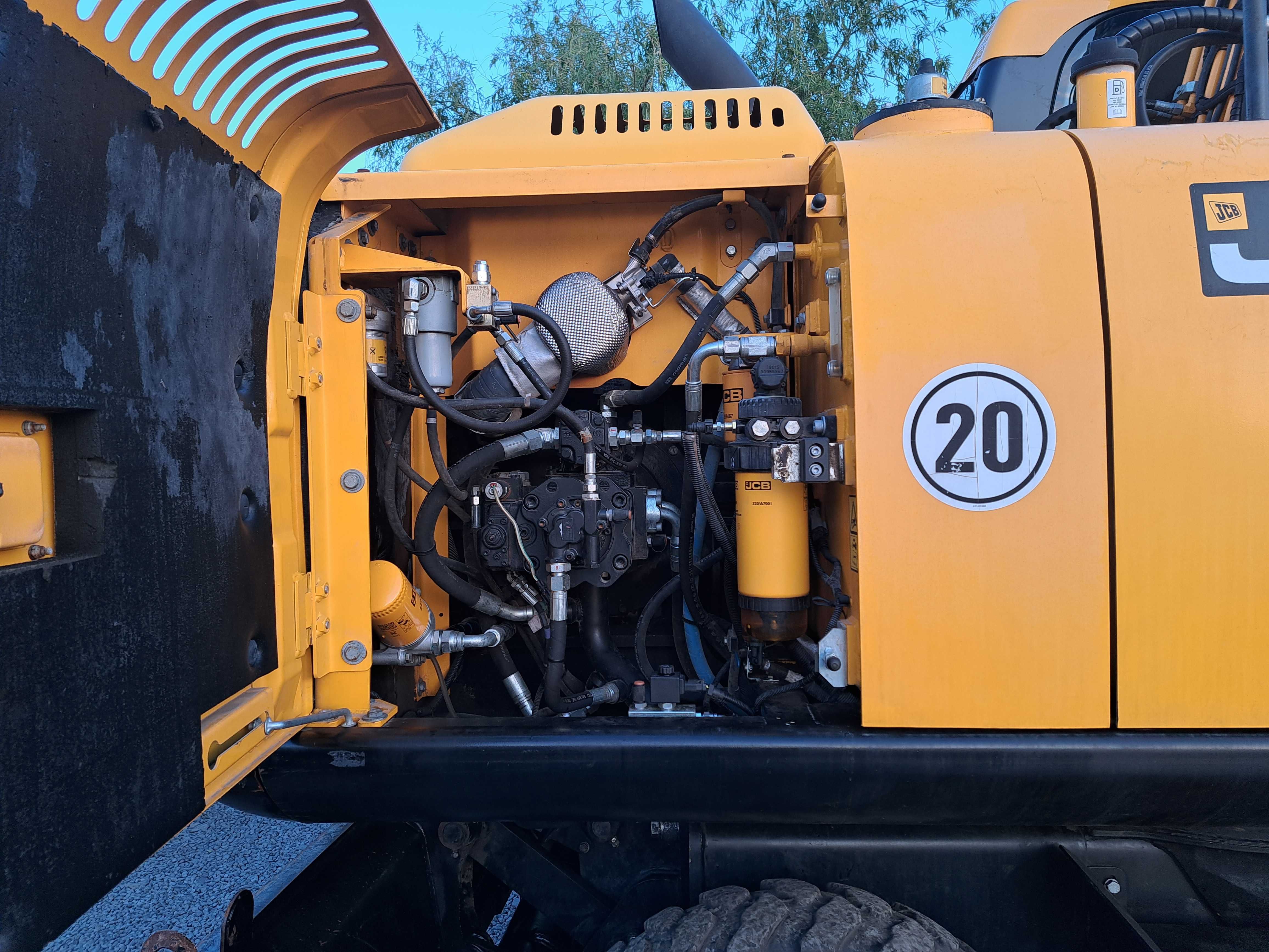 Koparka kołowa JCB JS 175