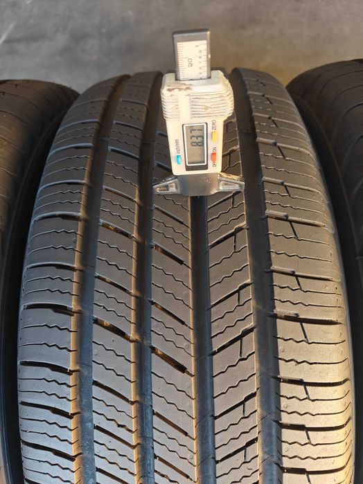 R17 235 55 шини всесезонні  Michelin Defender T+H made USA як нові