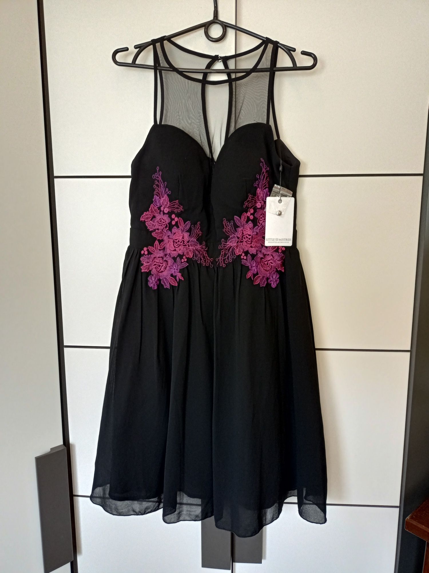 Nowa Sukienka Little Mistress M/L czarna haftowana tiulowa