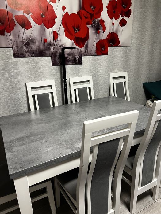 Komplet mebli stol 6 krzesel i mebloscianka