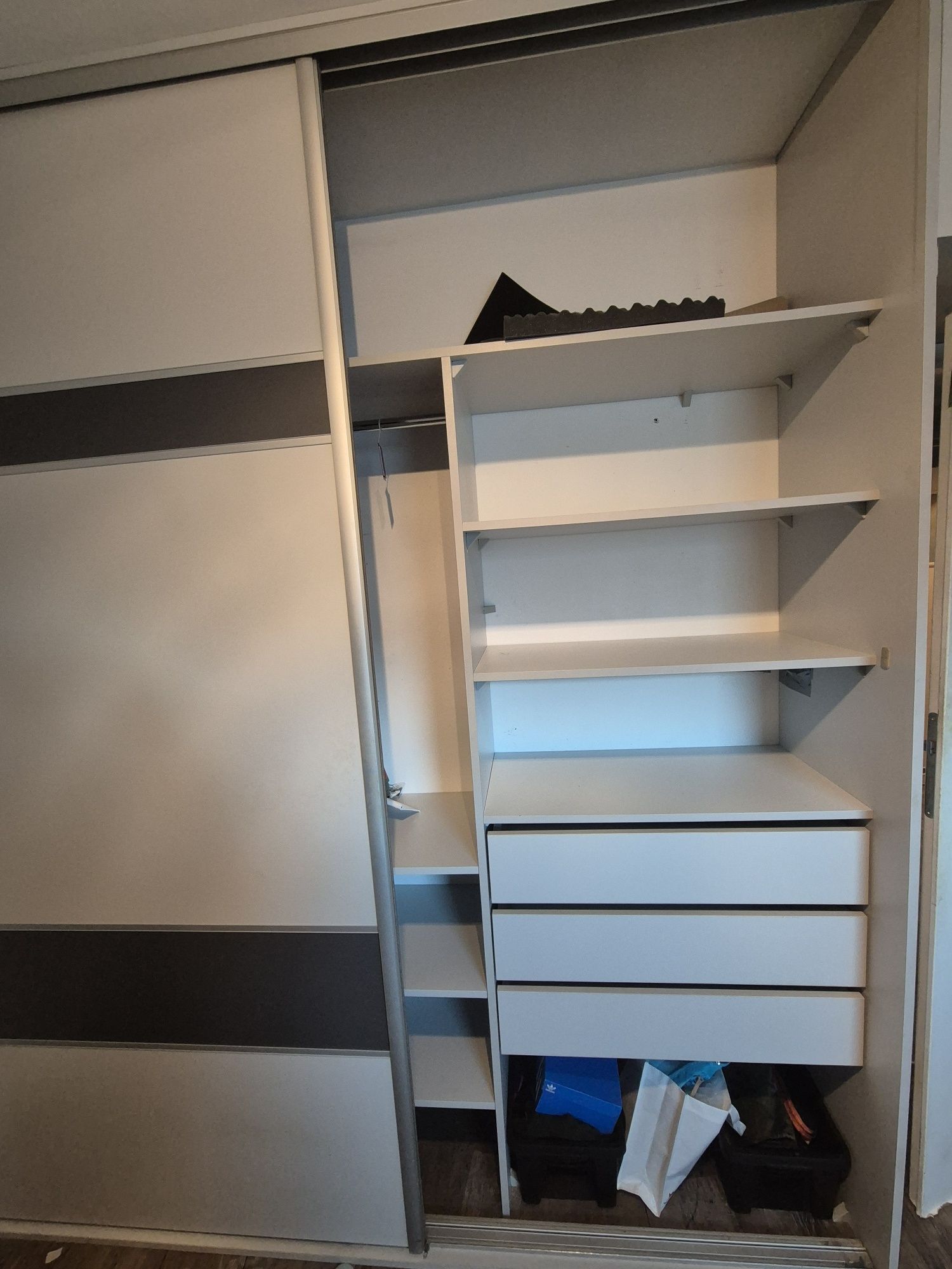 Zabudowa szafa od stolarza na wymiar