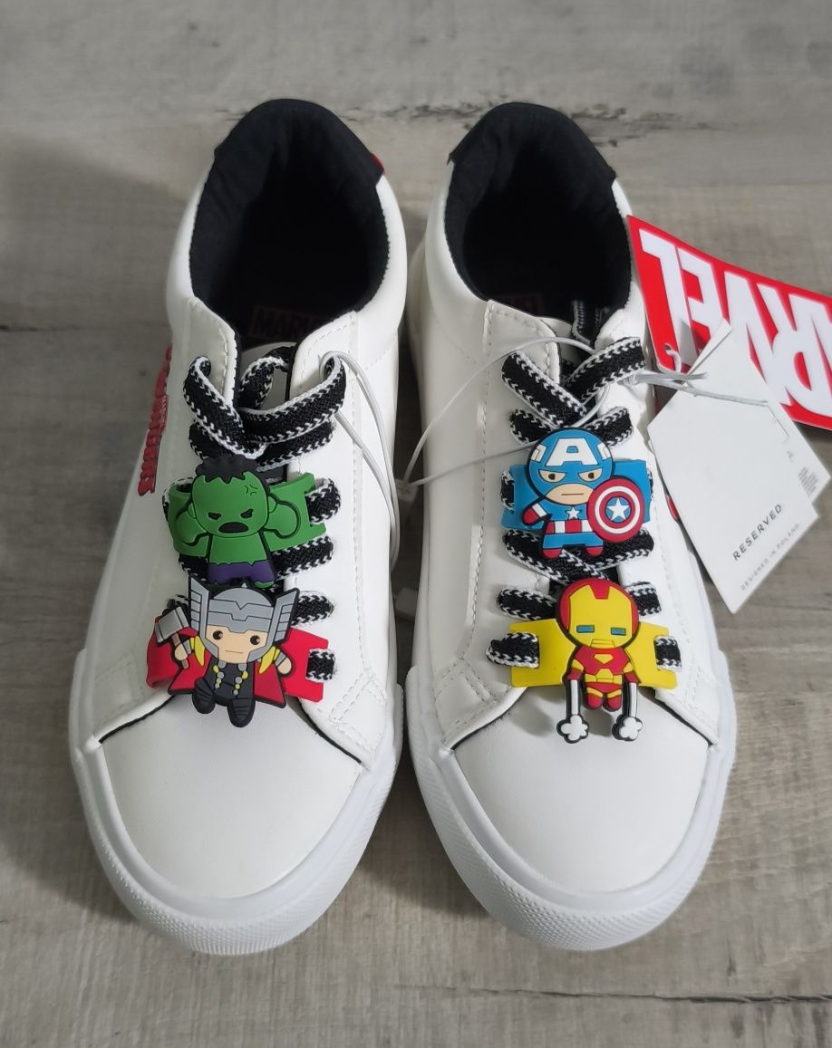 Buty dla chłopca avengers rozmiar 25/nowe
