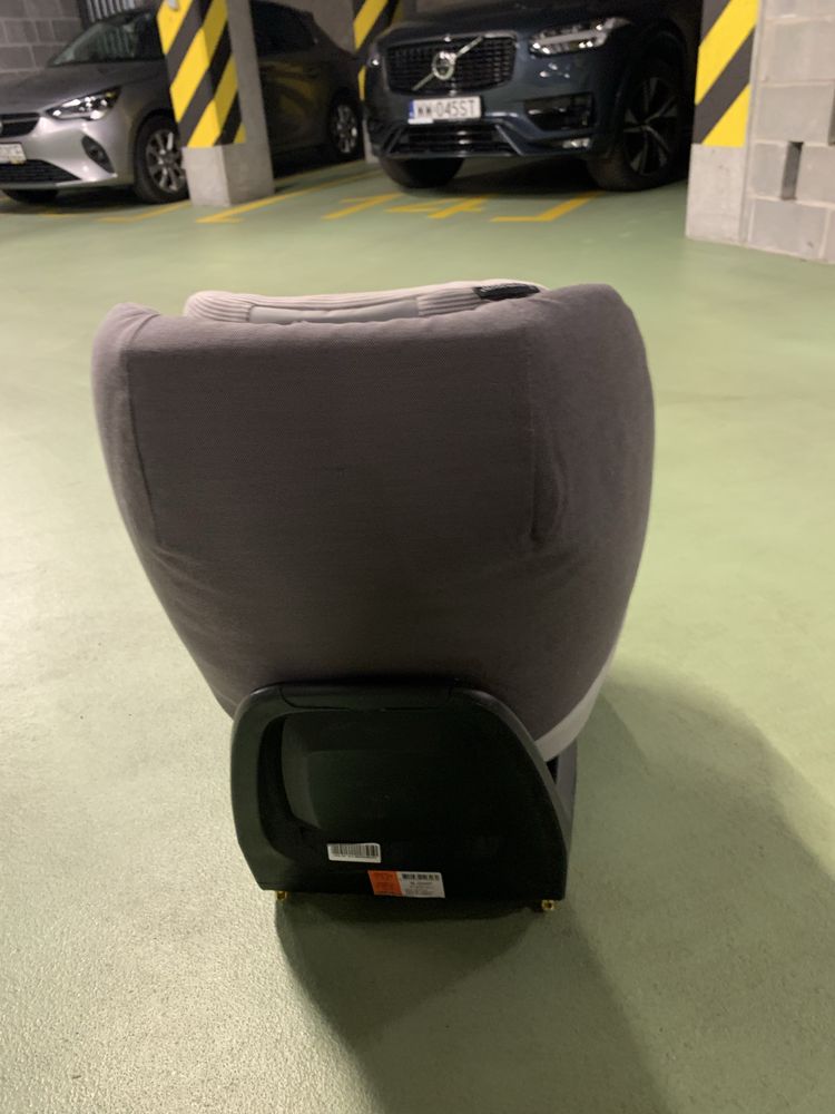 Fotelik Maxi Cosi 2 way pearl z bazą isofix