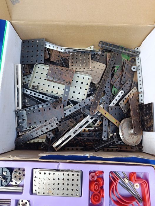 Советская детская розвивающая техническая игра СССР конструктор