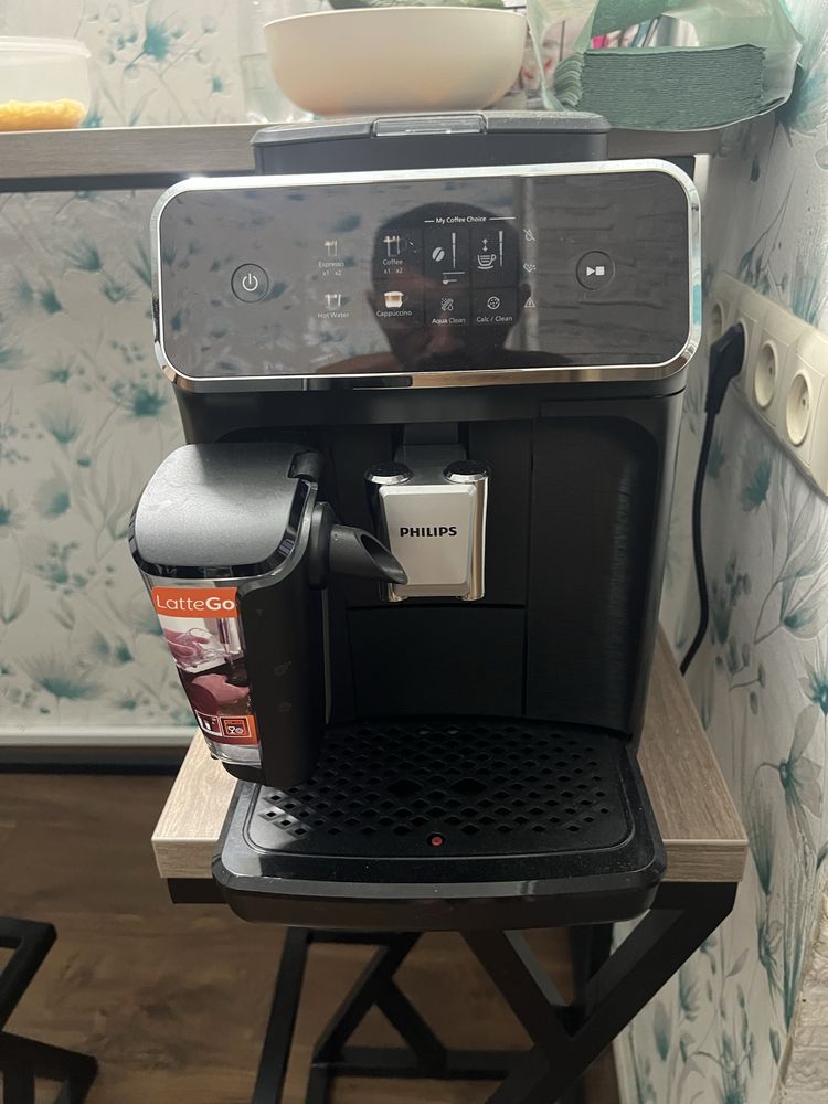 Кавомашина/Кофемашина PHILIPS Series 2300 EP2330/10