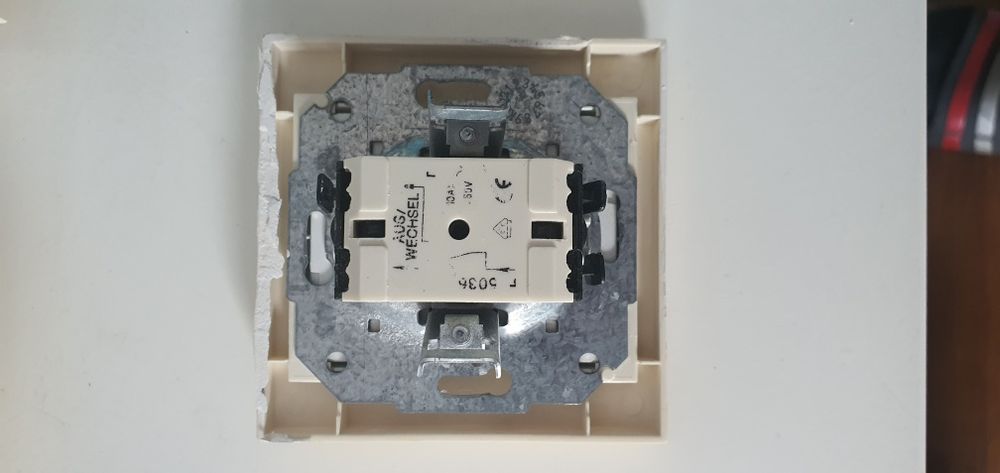 Gniazdka elektryczne podwójne