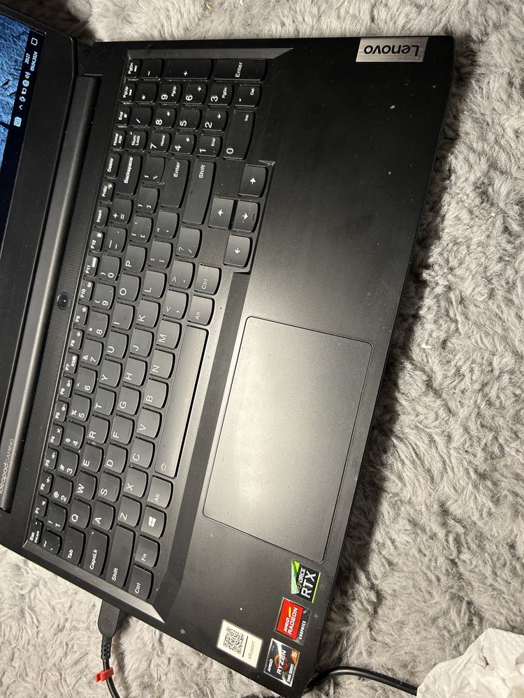 Laptop gamingowy Lenovo