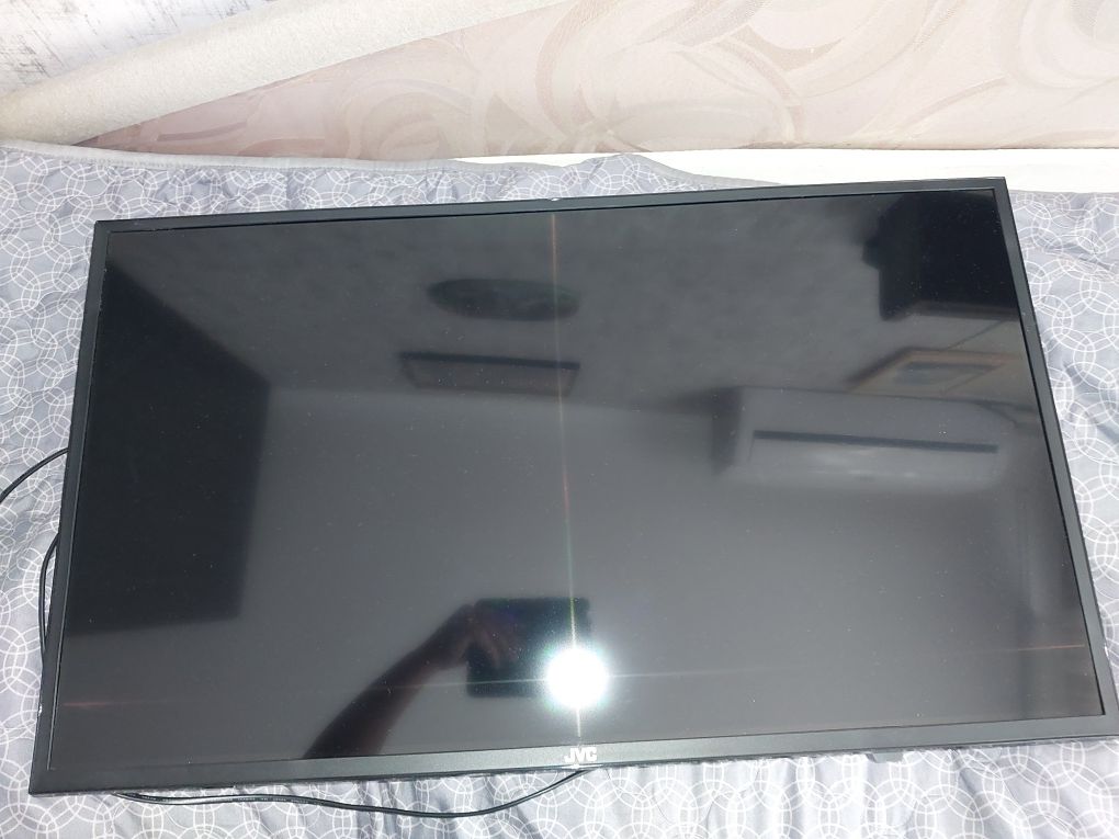 Продам телевізор JVC 32