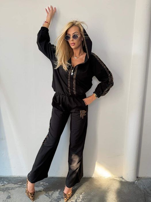 Elegancki komplet dres z cyrkoniami logo paparazzi