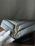 Сумка від бренду Saint laurent