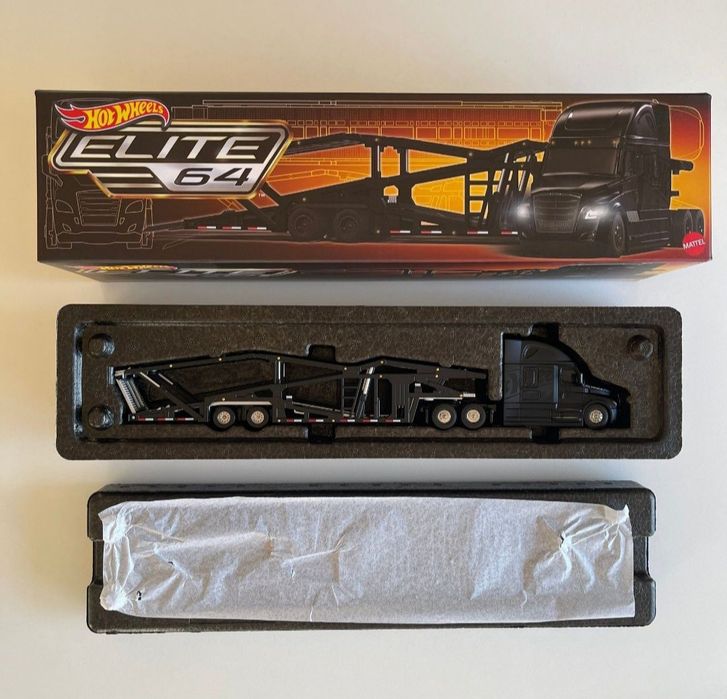 Hot wheels elite 64 Freightliner Cascadia