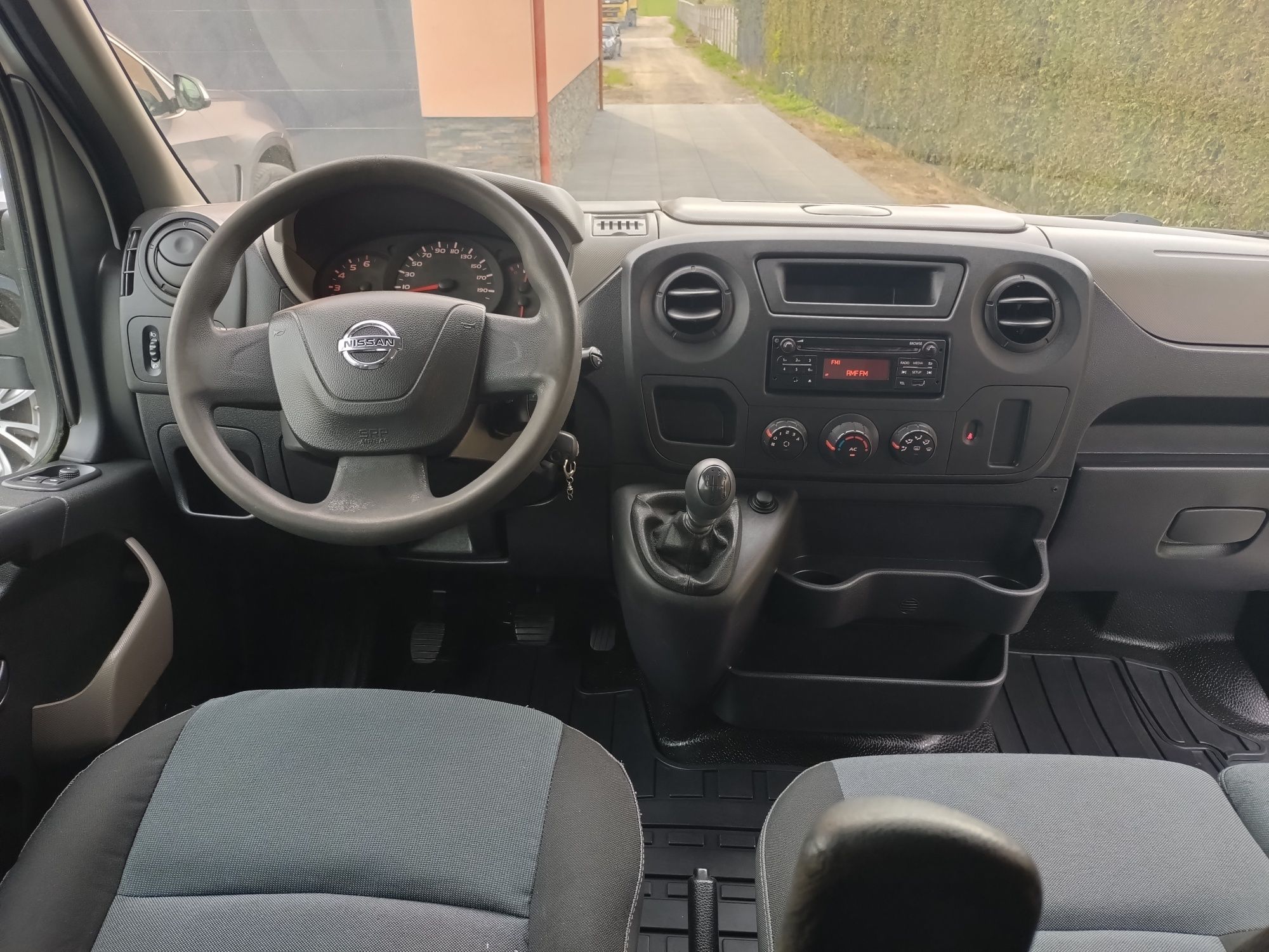 Nissan NV400 skrzynia doka brygadówka 7os. Jak Master, Movano