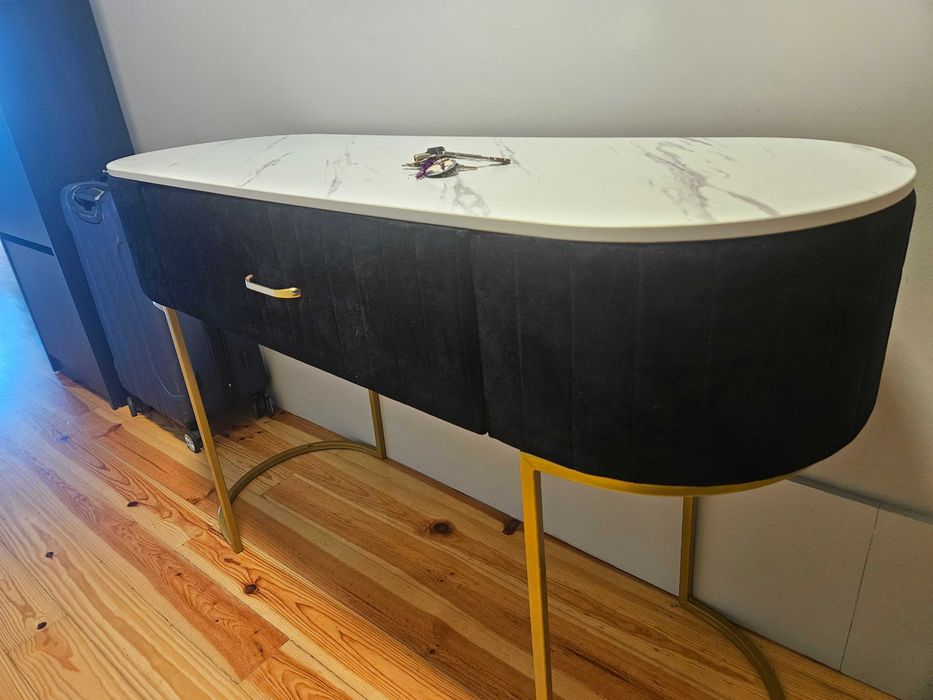 Movel muito bonito e estimado