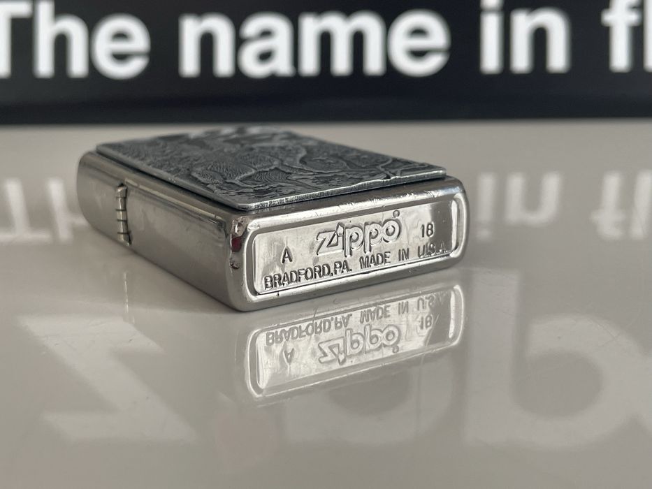 Zapalniczka Zippo Timberwolves, wilki leśne, Brushed Chrome