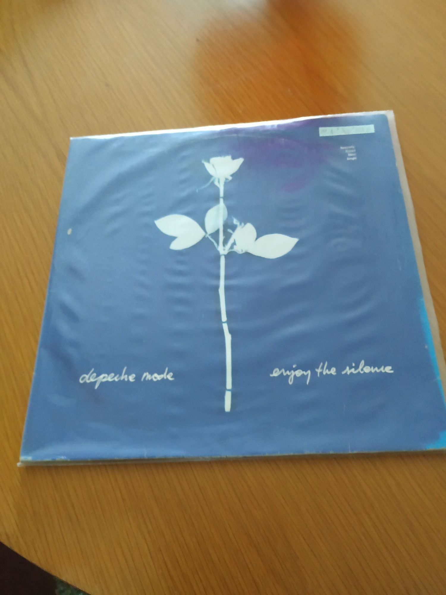 Álbum de vinil dos Depeche mode.