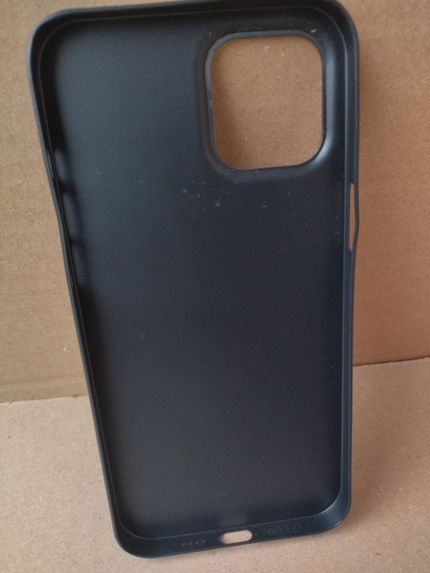 Etui do iPhone 12 carbon (e04)