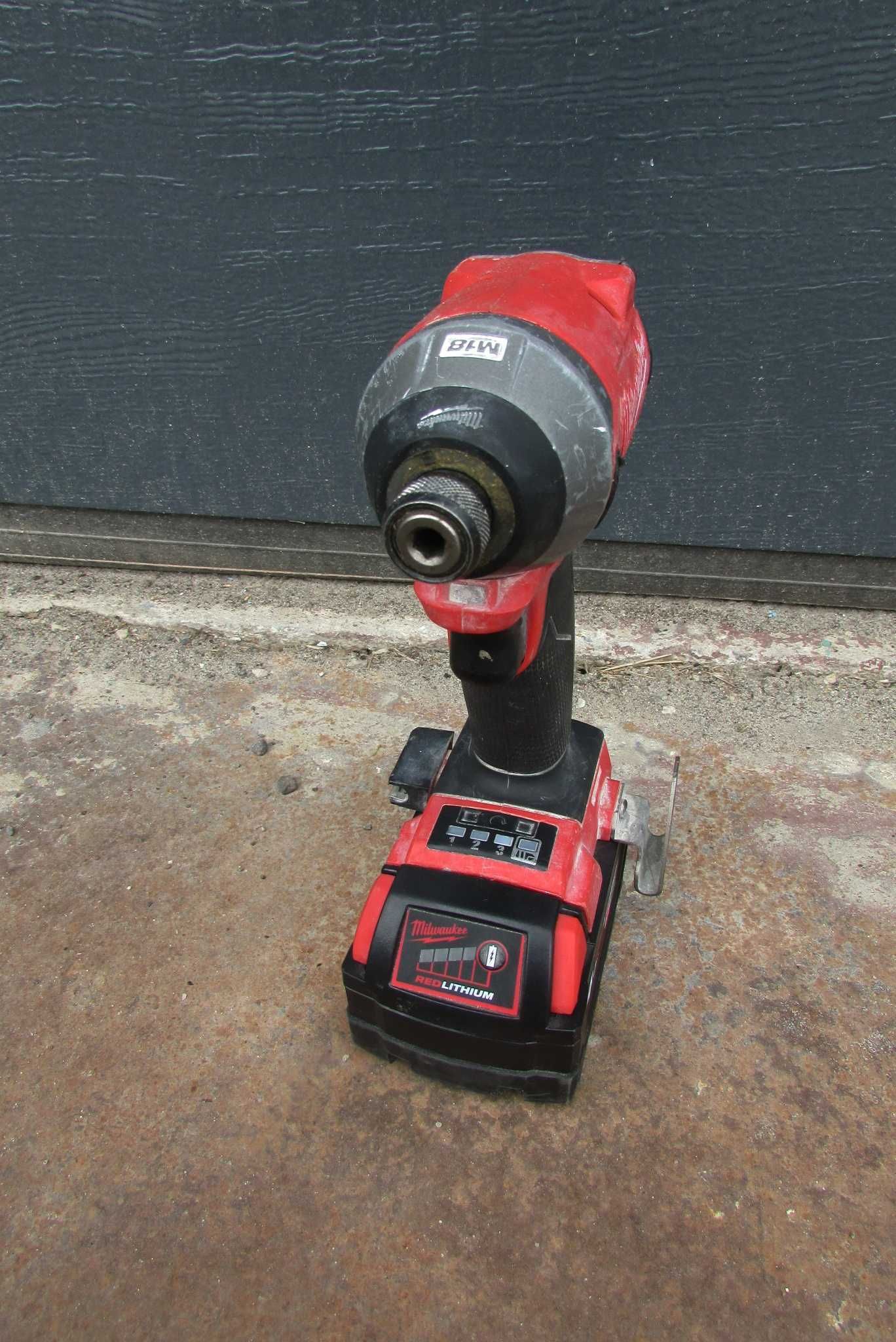 Безщітковий імпульсний гайковерт, імпакт Milwaukee M18 FID2 (з Німеччи
