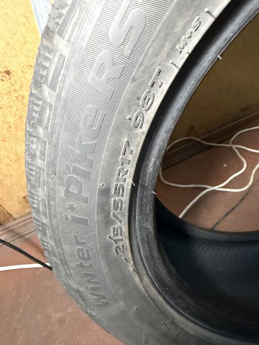 Зимова резина Hankook 215 55 17
