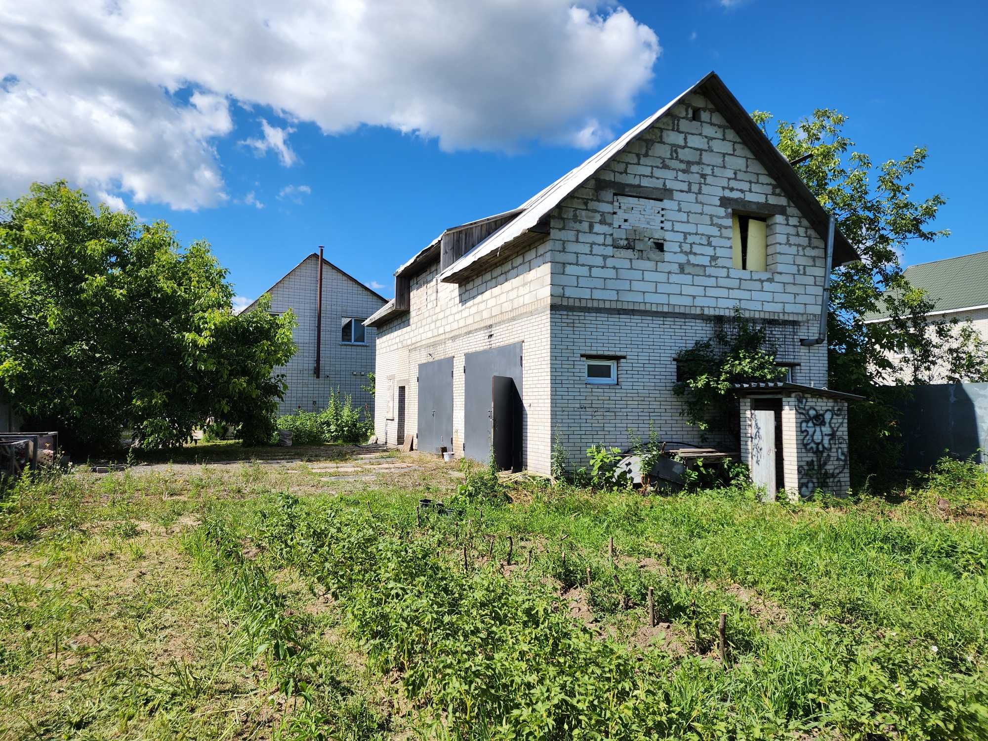 ВІтаю! Продам прекрасний будинок в передмісті Києва.