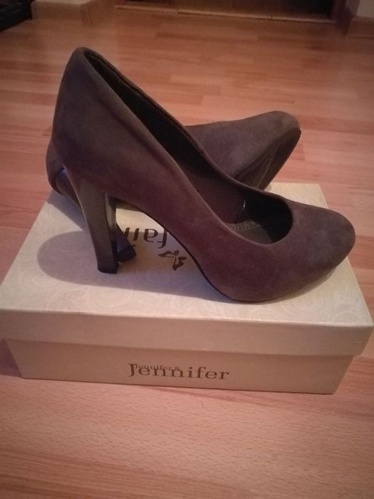 Eleganckie zamszowe szpilki rozm. 39