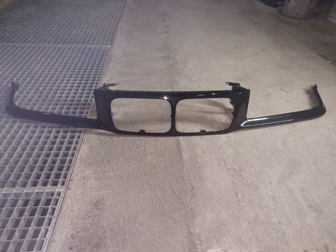 Sprzedam Części bmw e36 kanapa tylna do e46 sedan