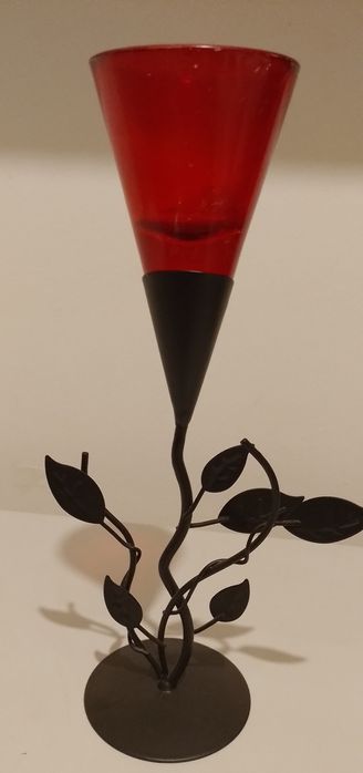 Interessante candelabro antigo em ferro e vidro bom estado de conserva