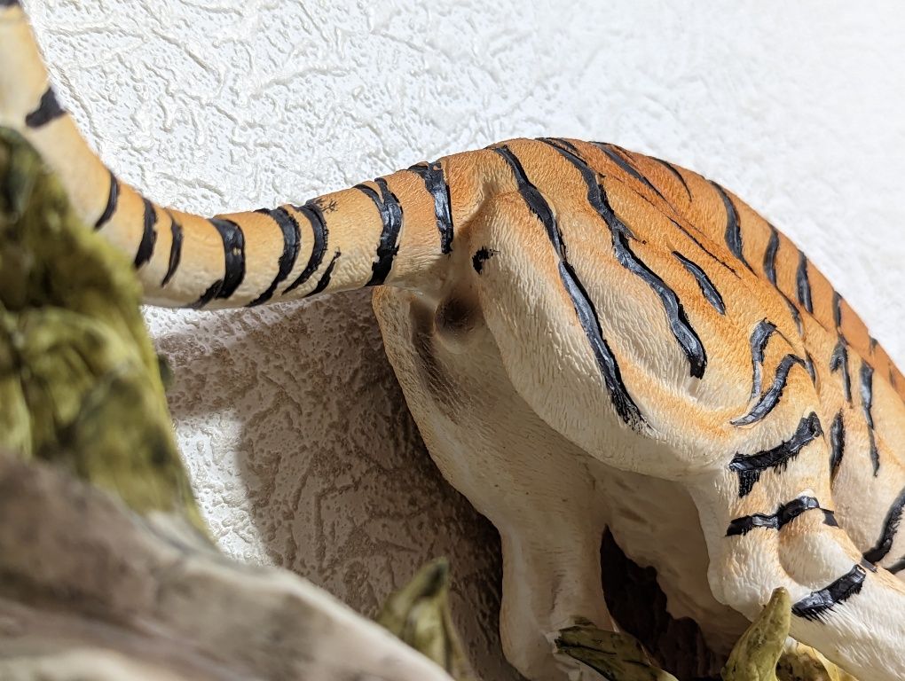 Фигурка тигр из керамики