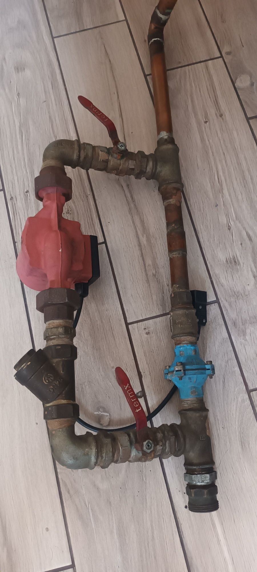 Pompa Grundfos wraz z obejściem