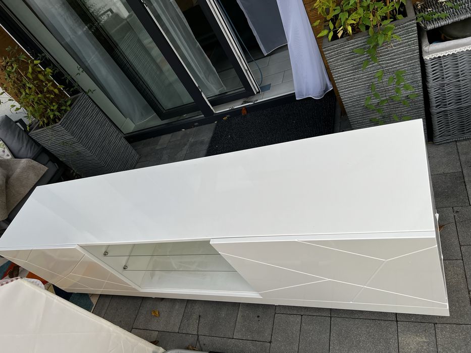 Szafka RTV uzywana, bały połysk