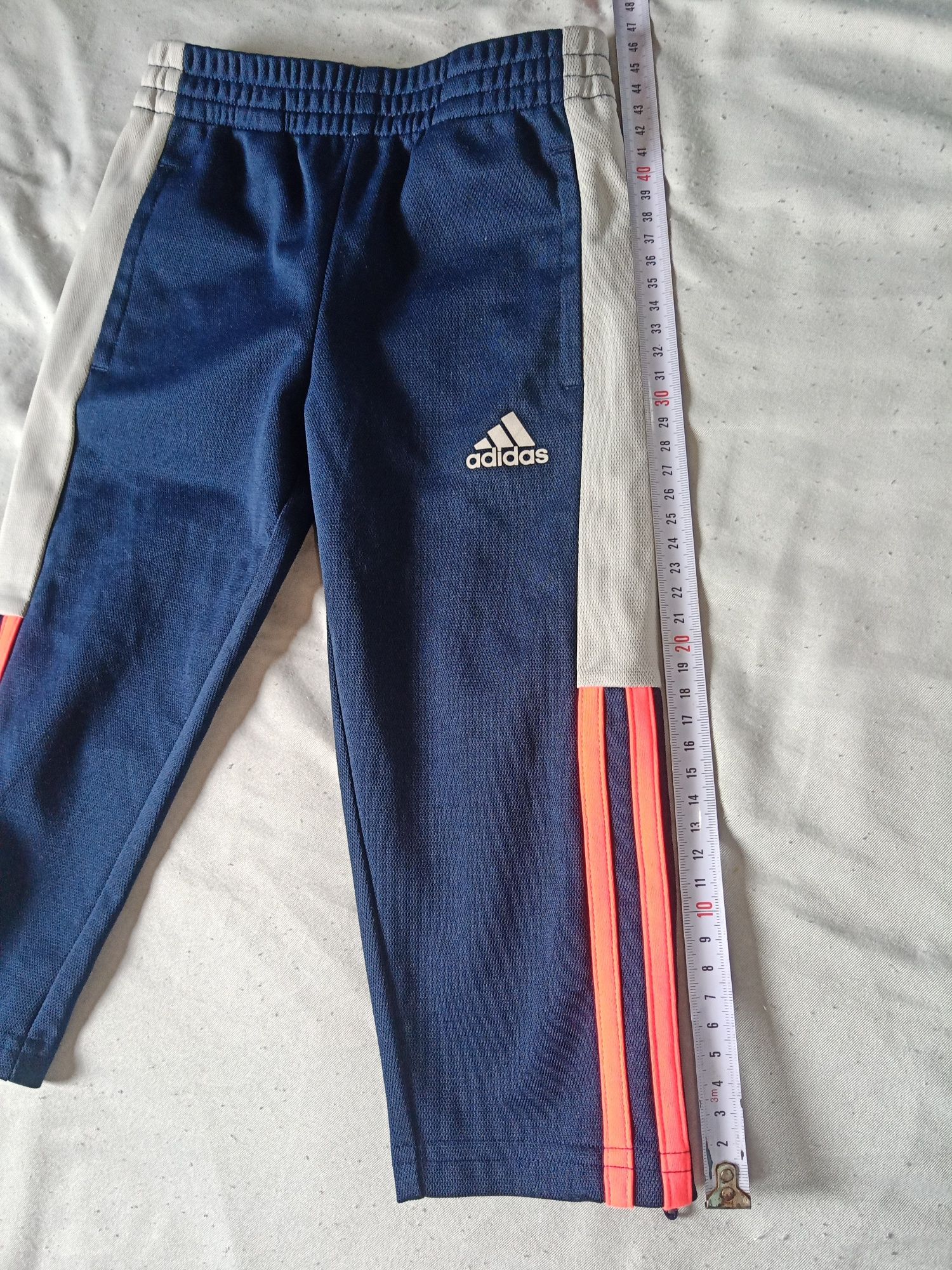 Spodnie adidas dresowe 2 lata