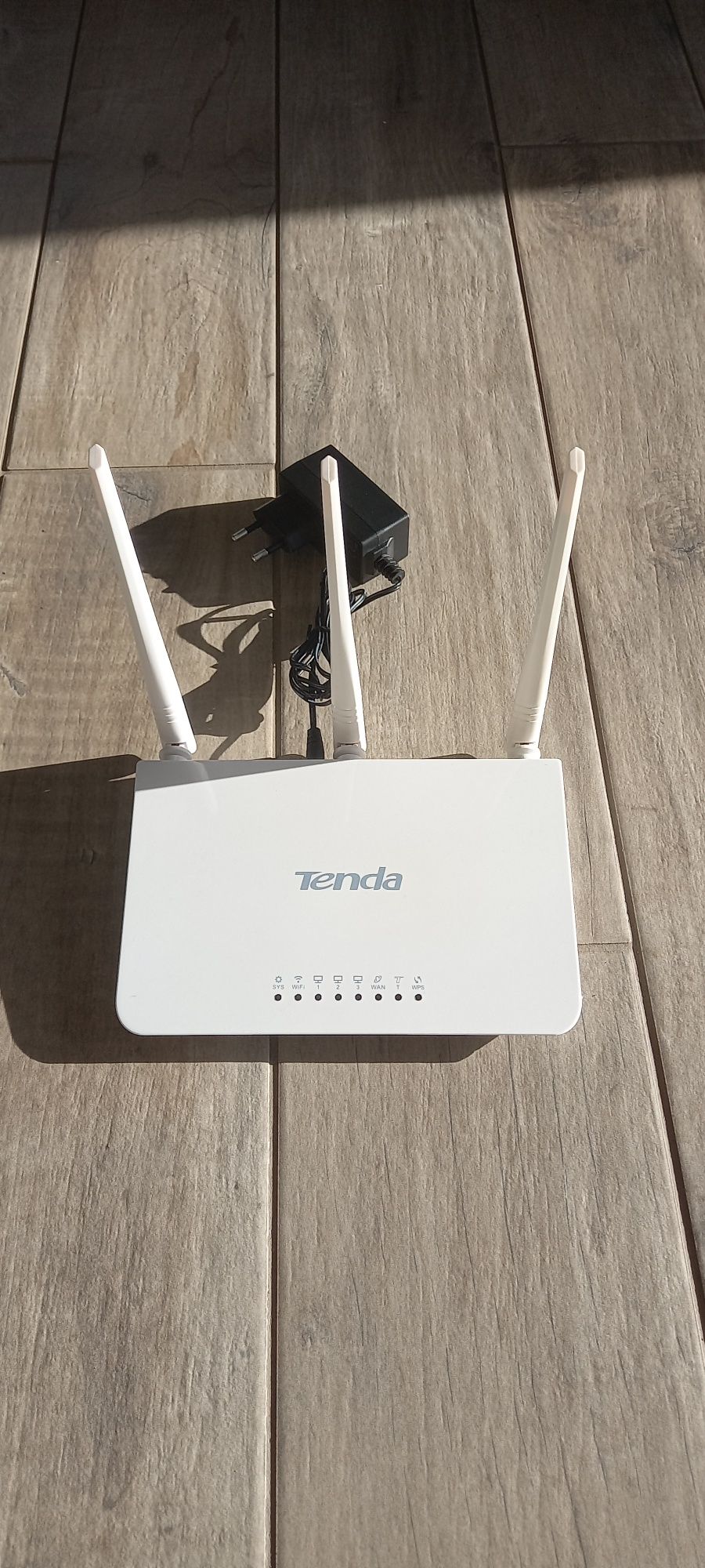 Router Tenda model F3