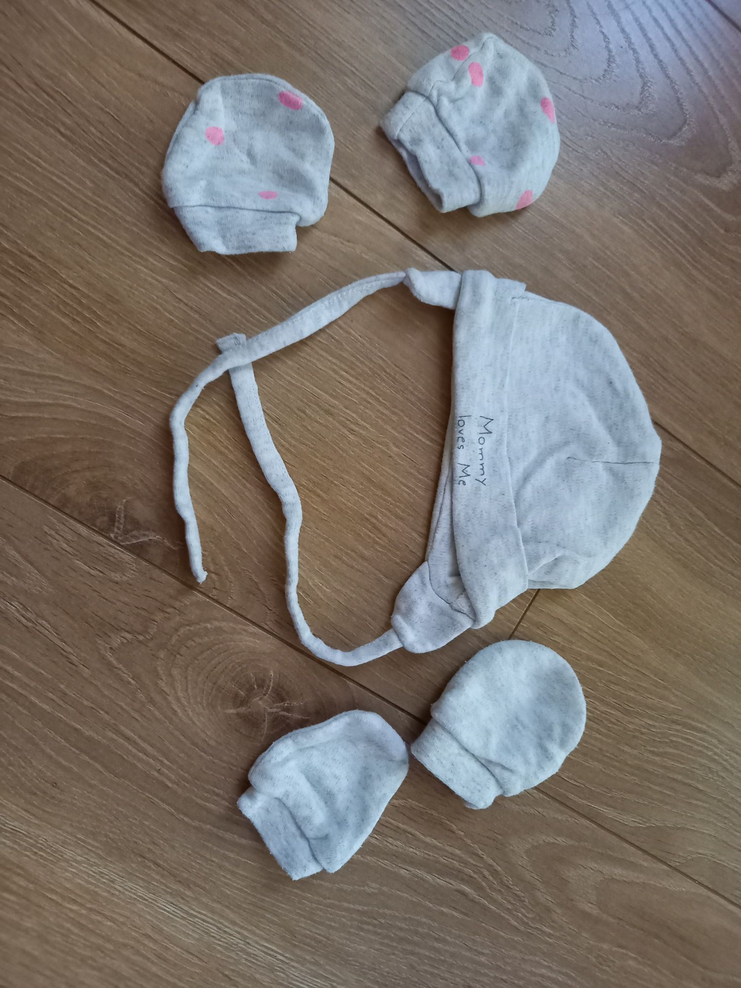Czapeczka i rękawiczki niedrapki