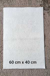 Dywanik pod nogi dywan do łazienki na pralkę biały 60 cm x 40 cm