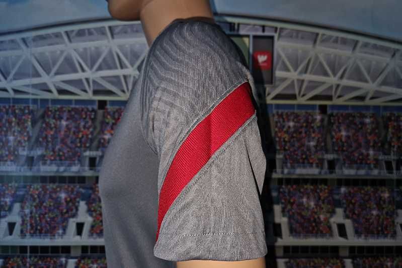 Liverpool FC Nike Breathe Strike Top 2020-21 training shirt size: S-M