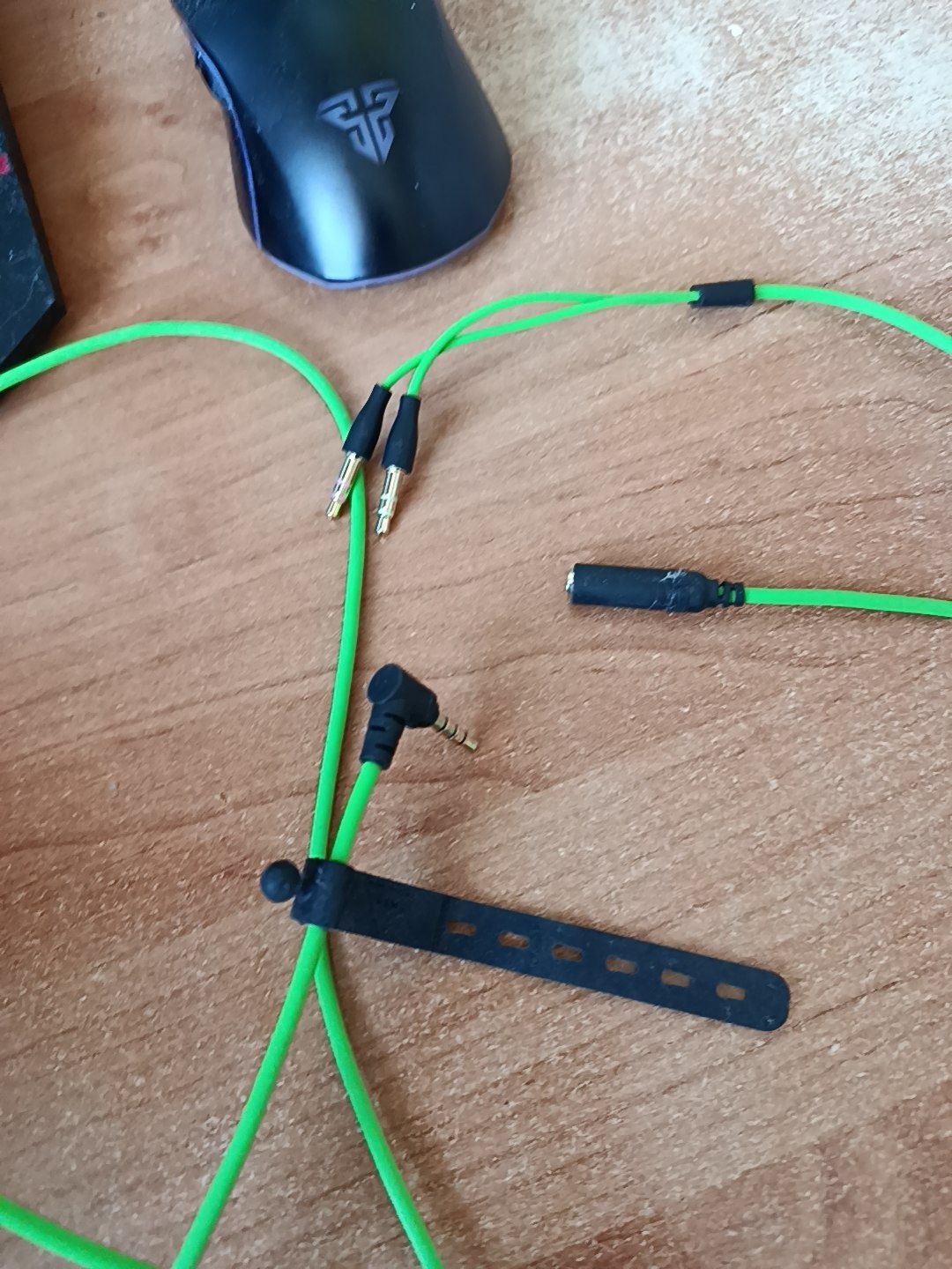 Продам навушники Razer