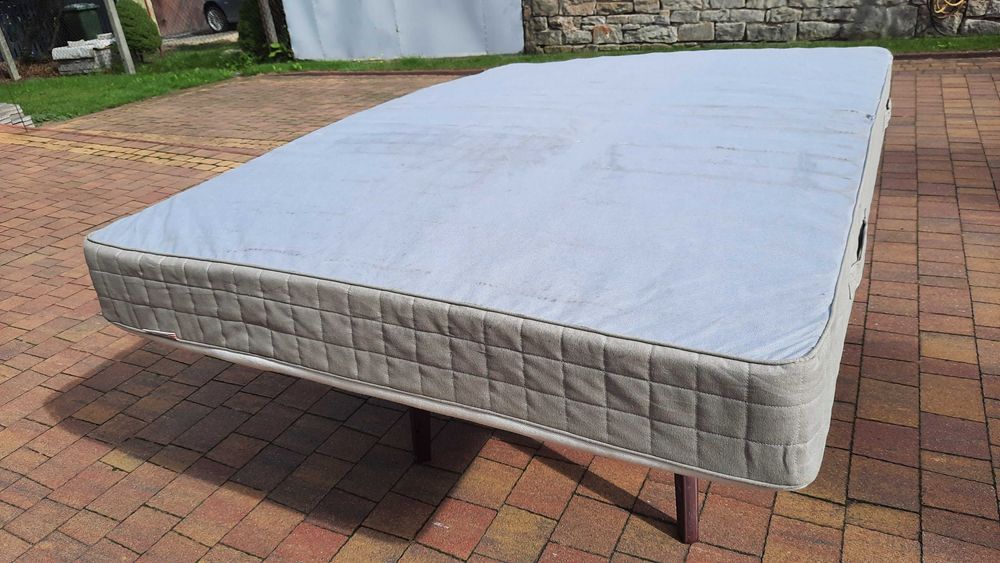 UŻYWANY materac sprężynowy Ikea w rozmiarze 140x200 cm wysokość 18 cm