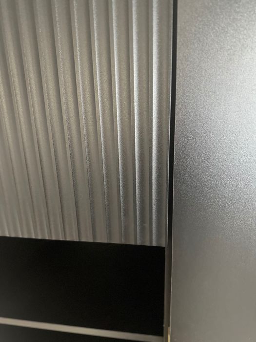 Czarna komoda / regał bez śladów użytkowania