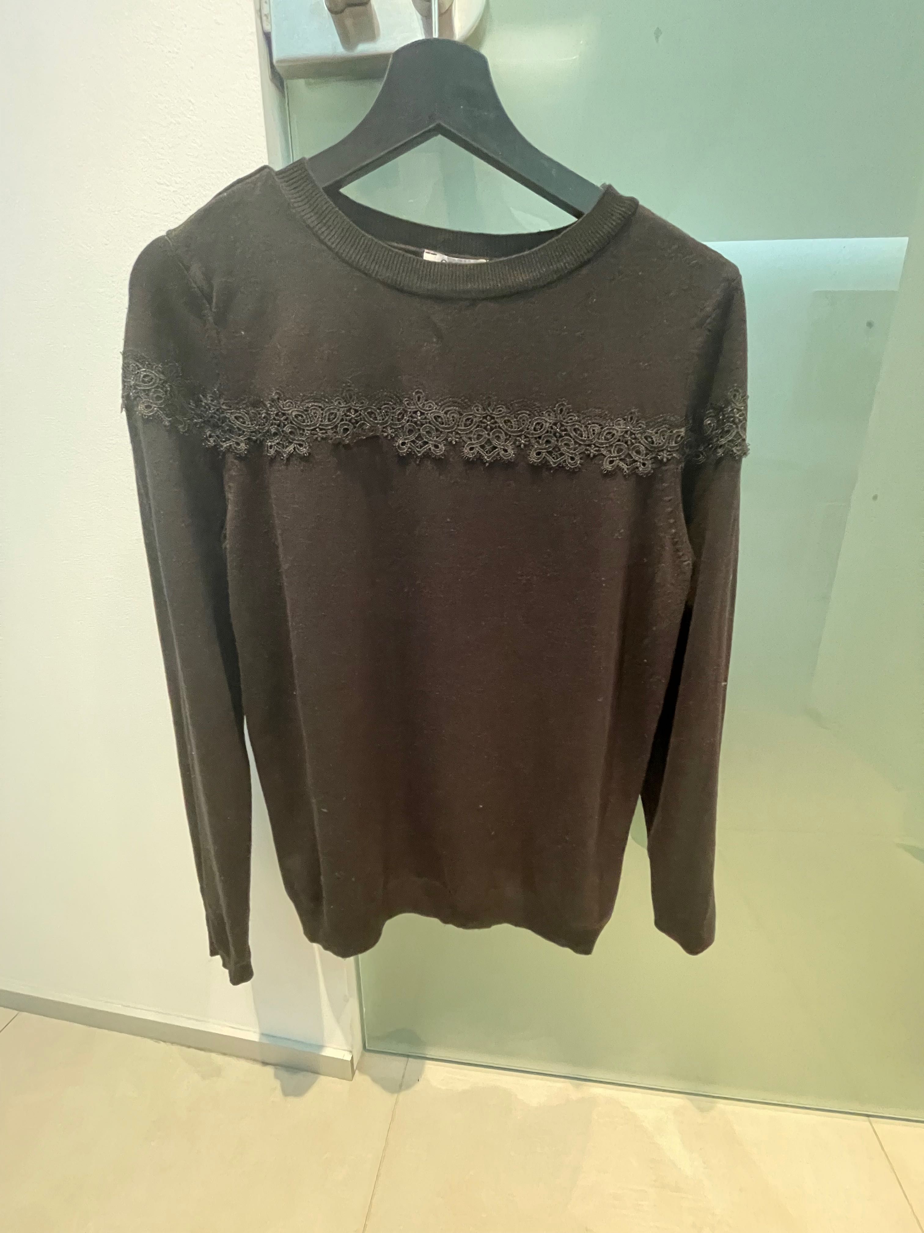 Czarny sweterek marki Orsay