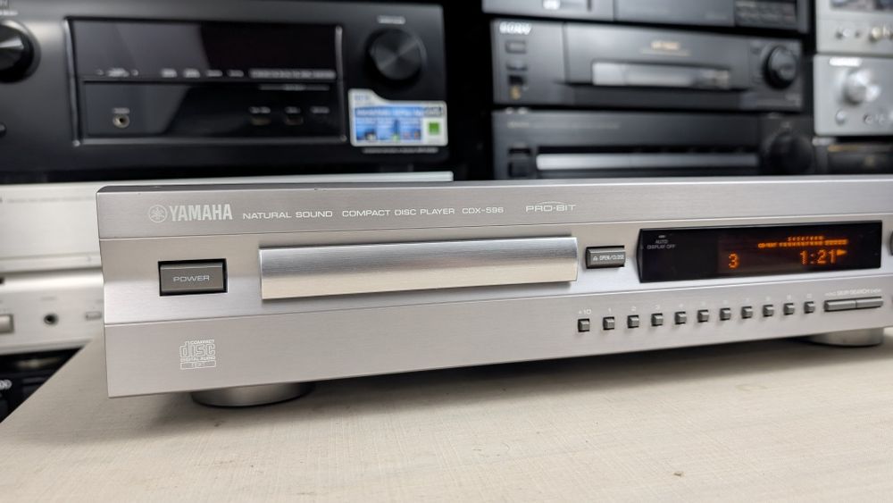 Yamaha CDX-596 Wysokiej klasy odtwarzacz płyt CD