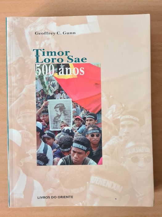 Livro "Timor Loro Sae: 500 Anos" de Geoffrey C. Gunn