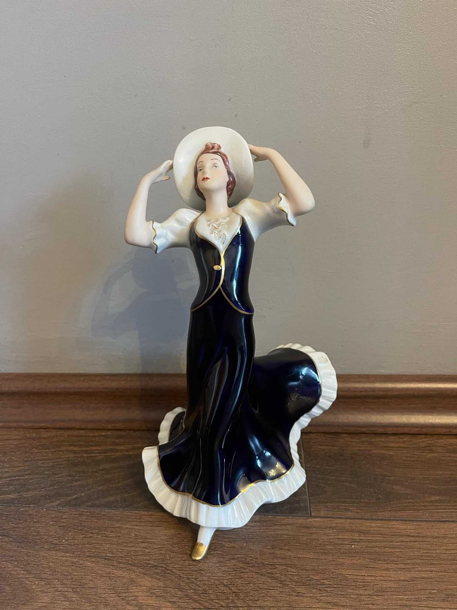 Figurka Royal Dux Bohemia