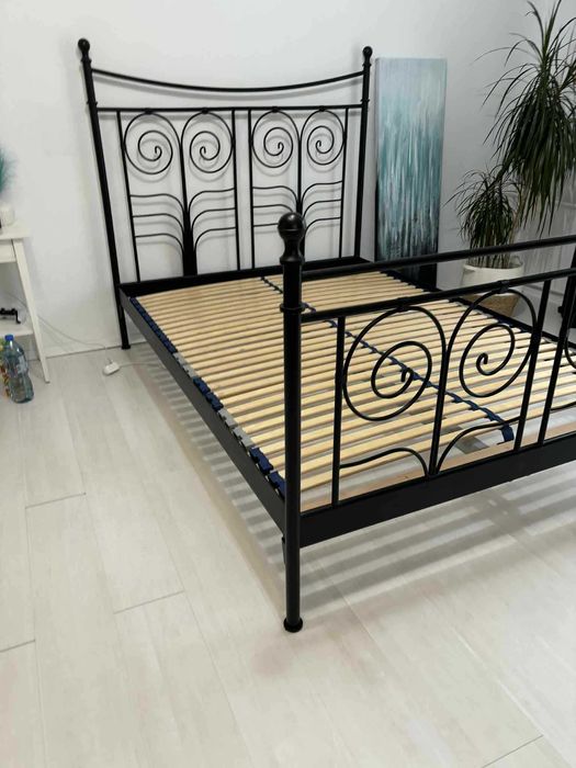 Łóżko solidne metalowe czarne +materac 140