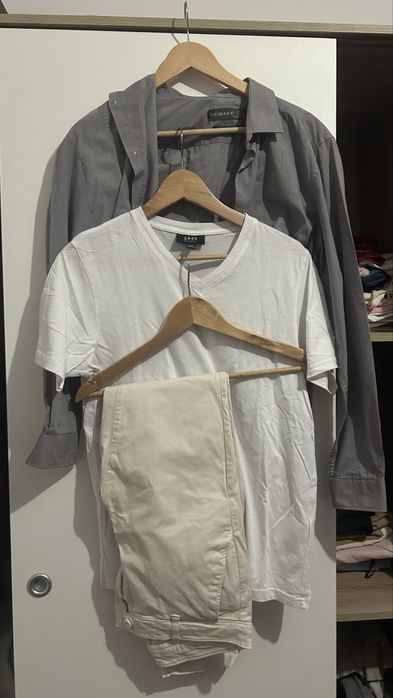 Roupa de homem em bom estado