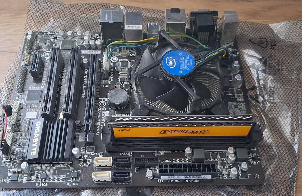 Gigabyte GA-H81M-HD3+i5 4440+DDR3-8gb+maskownica