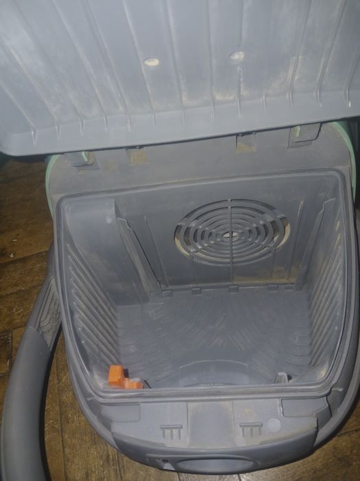 Робочий пилосос Electrolux