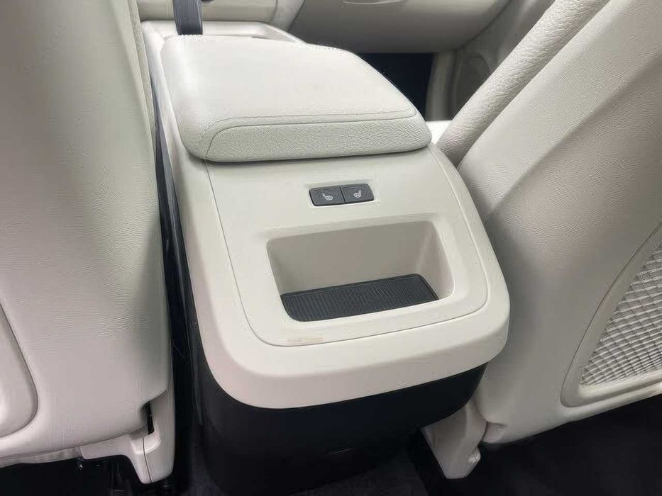 Volvo XC60 B5 Momentum      2022